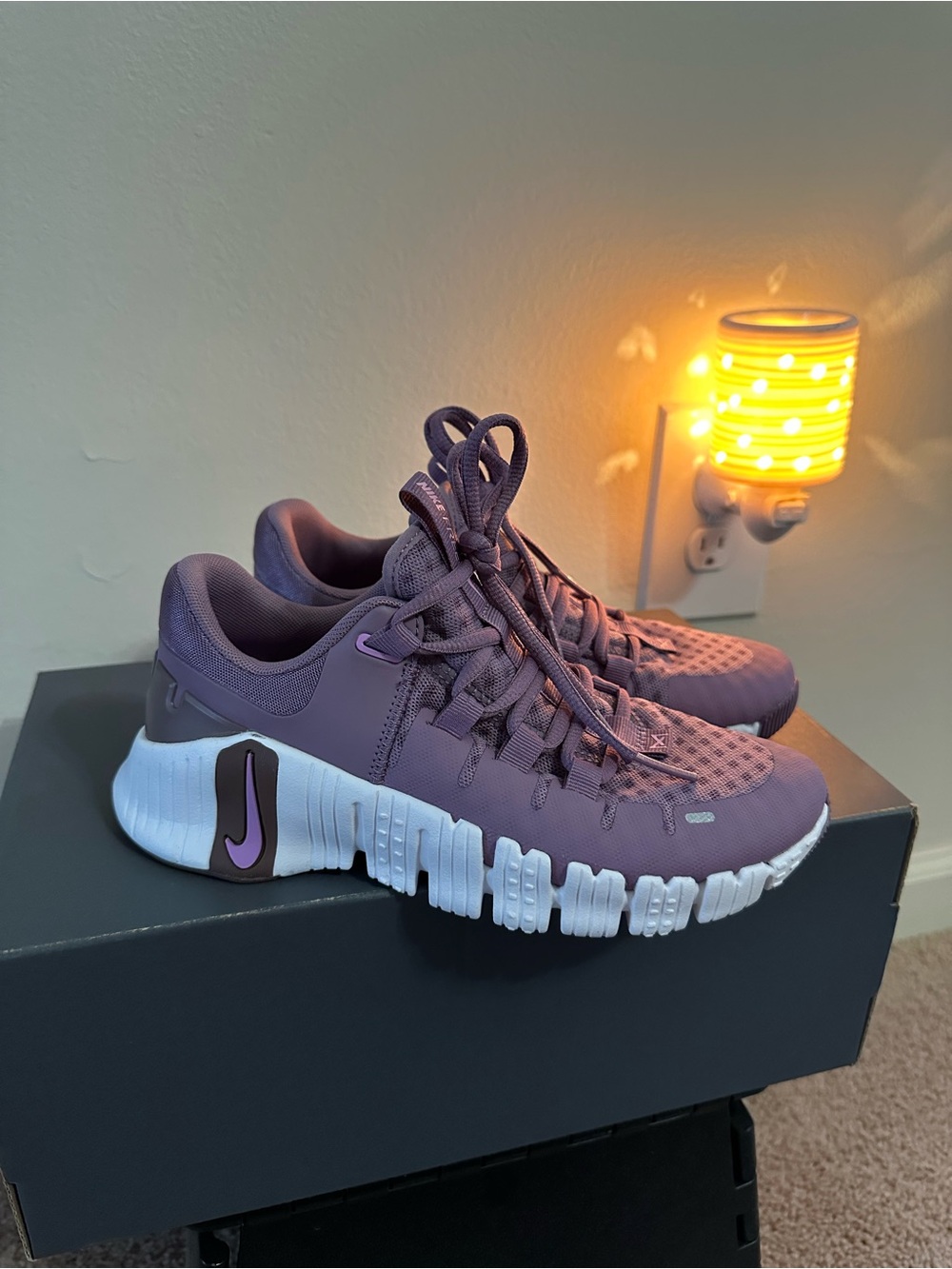 Nike Free Metcon 5 
Women's Athletic Running Shoes (Violet Dust)